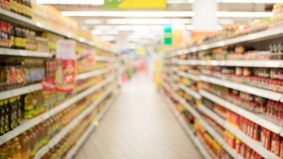 Komşuda marketlere ek yasak, birçok reyon kapatıldı