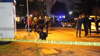 Komşuda silahlı saldırı: 2 yaralı