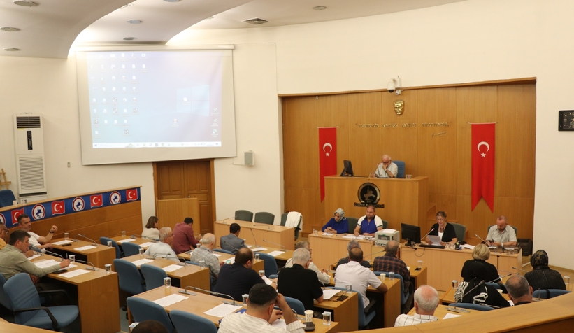 Komşuda ulaşım ve suya zam yapıldı