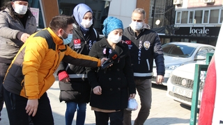 Komşuda vahşet; Bebeğini bıçaklayıp öldürdü