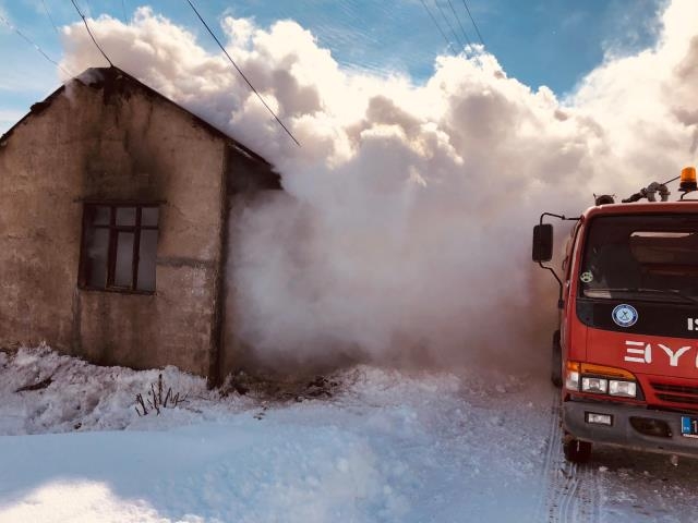 Komşuda yangın faciası yaşlı adam öldü
