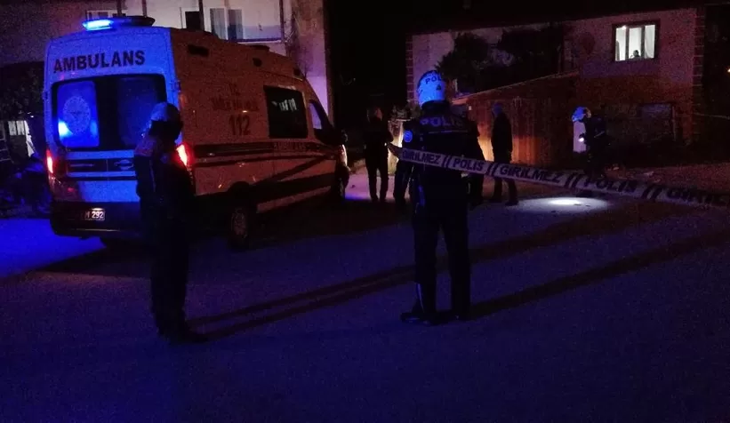 Komşular arasında bıçaklı, silahlı kavga: 1’i polis 5 yaralı