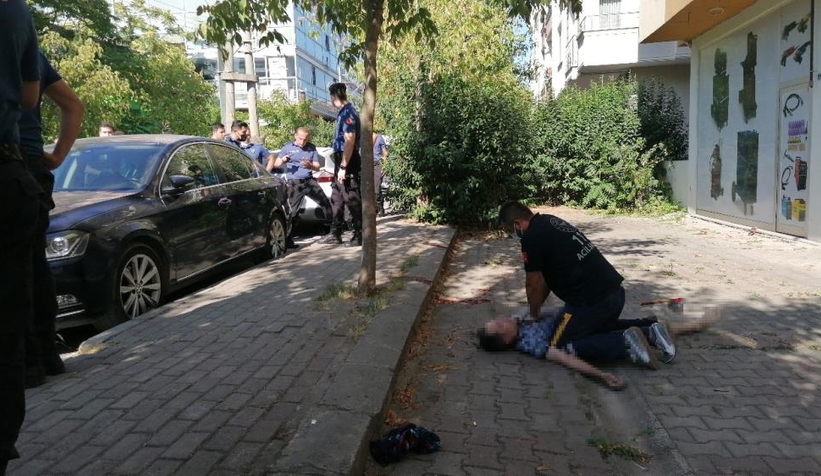 Komşular arasındaki bıçaklı kavgada baba kız öldü