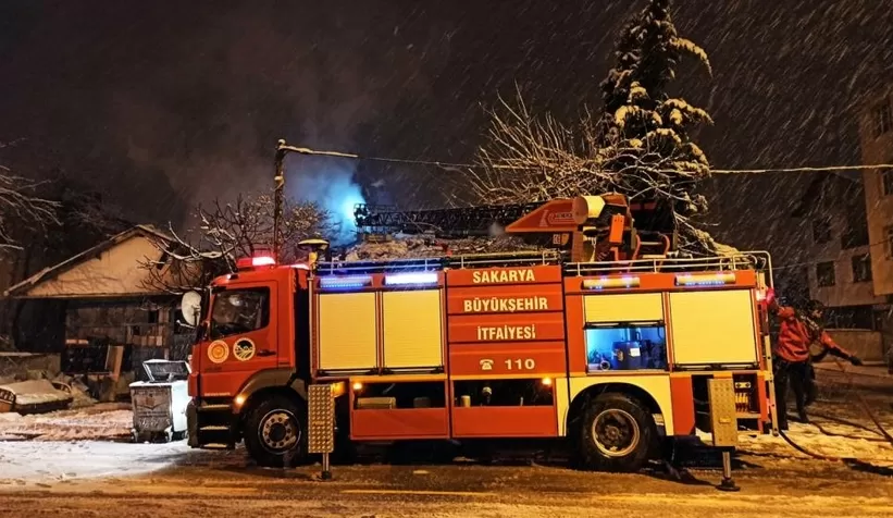 Komşuların dikkati evi yanmaktan kurtardı