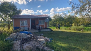 Komşusu yolunu kapattı!