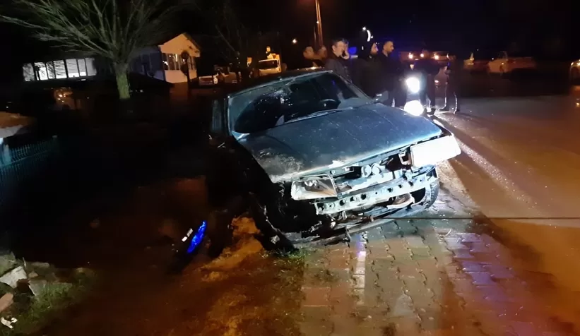Kontrolden çıkan otomobil yan yattı: 2 yaralı