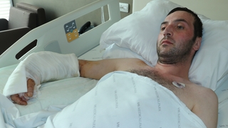 Kopan kolu yerine dikildi