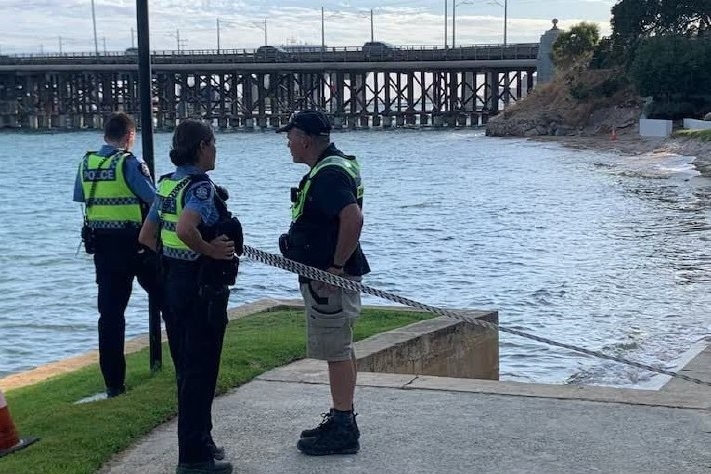 Köpek balığı saldırısına uğrayan genç kız öldü