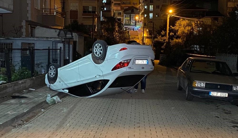 Köpekten kaçarken otomobiliyle takla attı: 3 yaralı