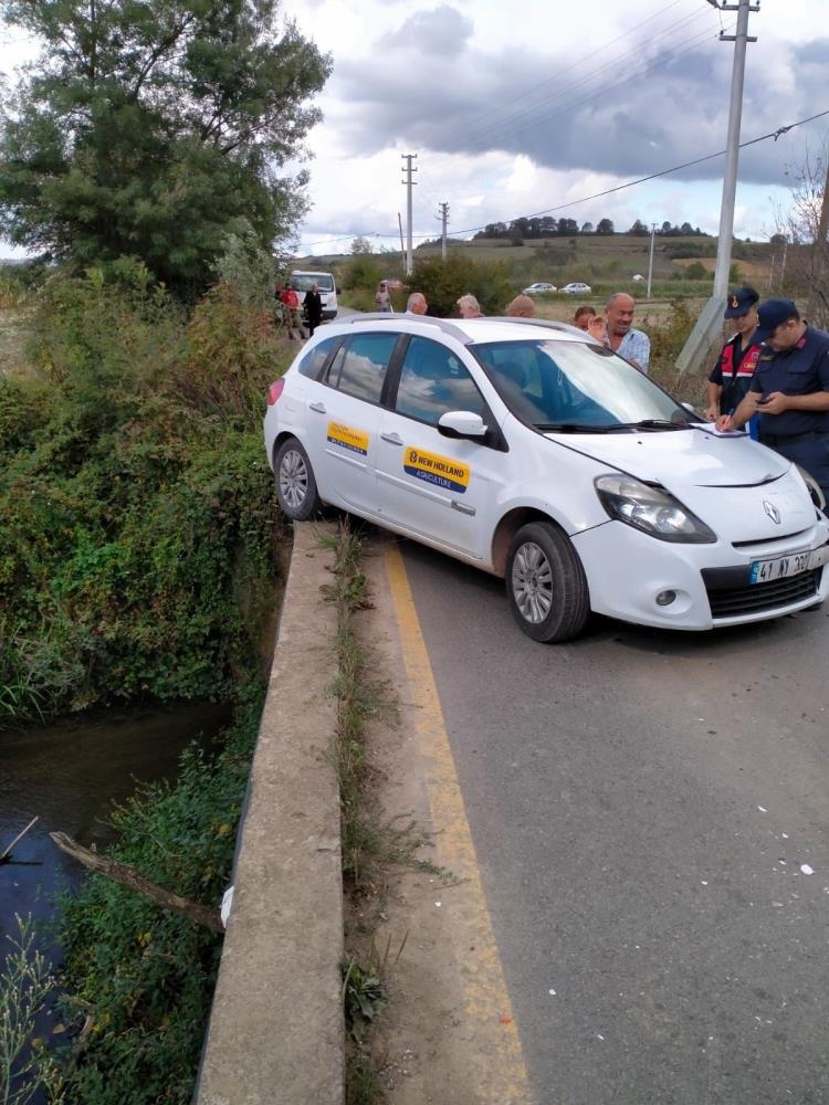 Köprüde kafa kafaya çarpıştılar: 1 yaralı