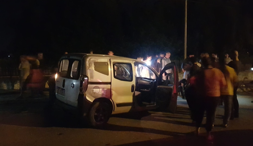 Köprüye uçmaktan korkuluklar kurtardı; 2 yaralı