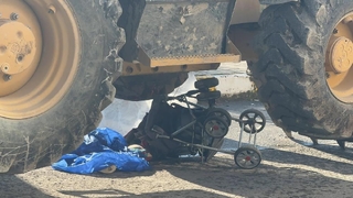 Korkunç kaza; Anne ve bebekleri iş makinesinin altında kaldı