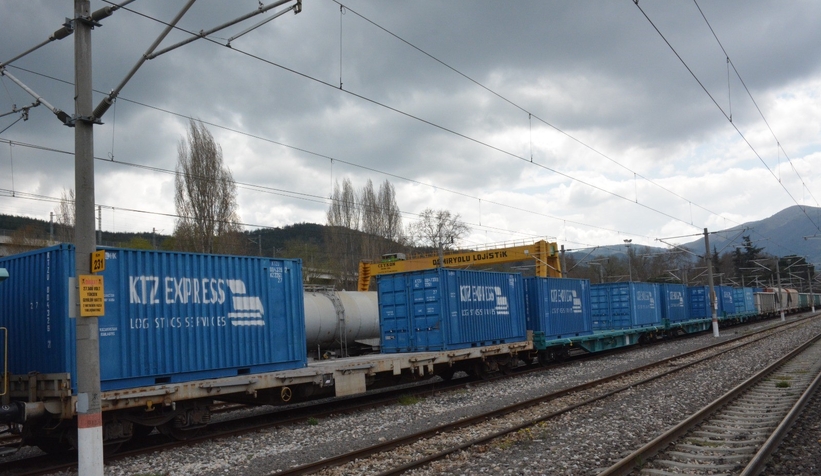 Korkunç olay; Fotoğraf çektirmek isterken akıma kapıldılar