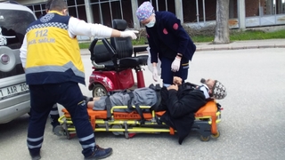 Korkutan kaza; Hastaneye kaldırıldı