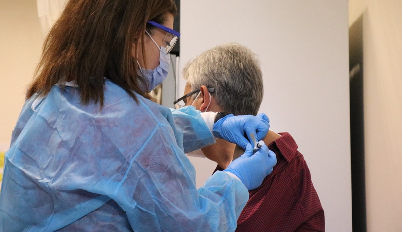 Korona aşısı Sakarya’da ilk gönüllüye yapıldı