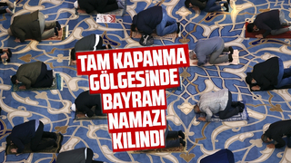Korona gölgesinde bayram namazı kılındı
