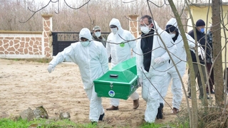 Koronadan ölen muhtara son görev