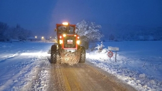 Köy yolları kardan kapandı