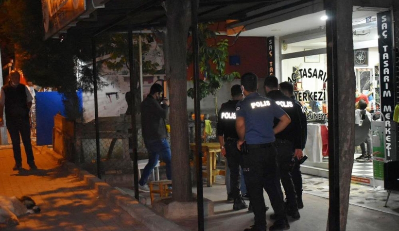 Kuaförde husumetlisine kurşun yağdırdı