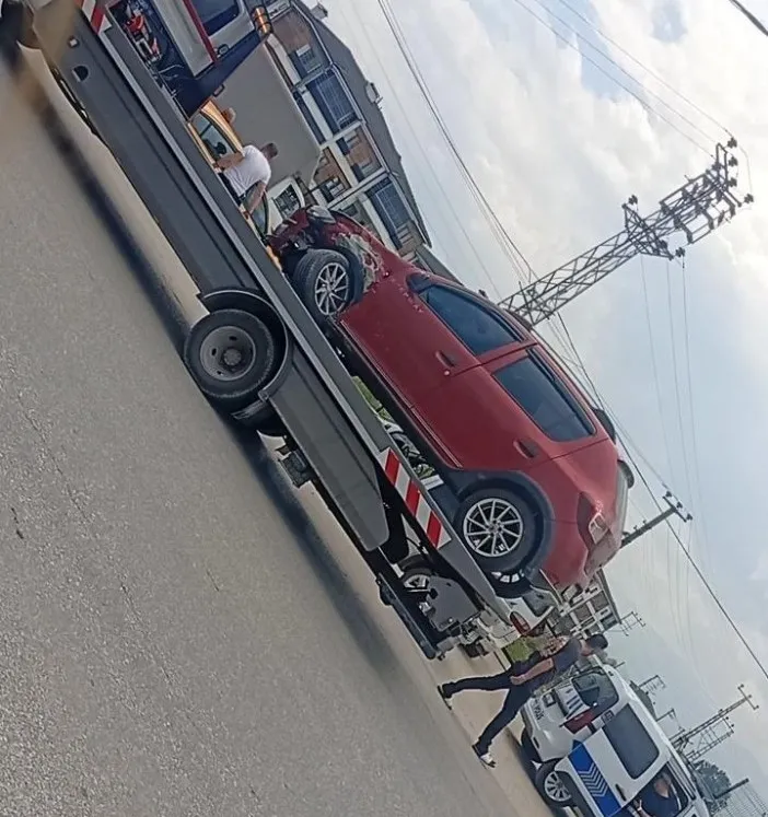 Küçücek Caddesi’nde kaza: 1’i ağır 2 çocuk yaralı