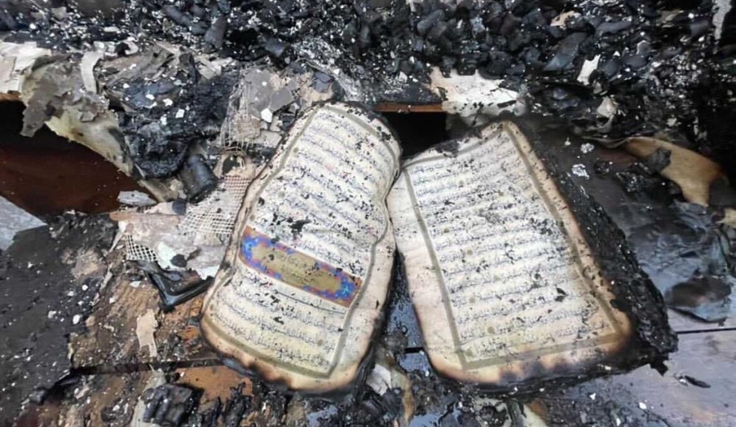 Küle dönen evde Kur'an-ı Kerim'in sayfaları yanmadı