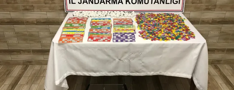 Kumarhaneye çevrilen eve baskın; 49 kişi enselendi