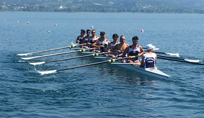 Kürek takımı Sapanca’da göz doldurdu