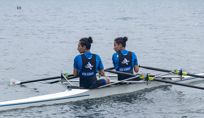 Kürekte Bahar Kupası yarışları Sapanca Gölü'nde yapıldı