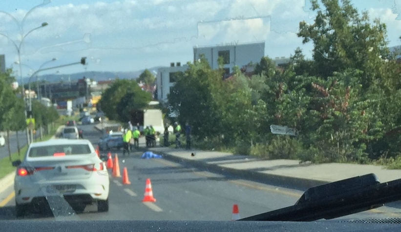 Kampüs yolunda feci şekilde can verdi