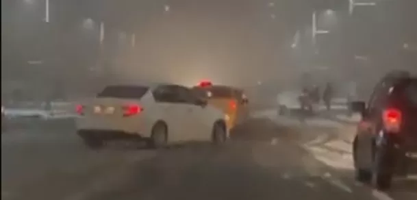 Kampüs yolunda karda drift yaptılar