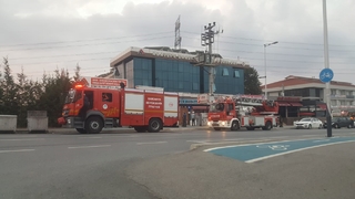 Kampüs yolunda yangın paniği