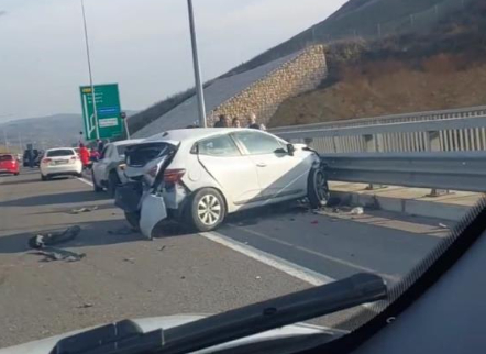 Kuzey Marmara Otoyolu'nda 8 araçlı kaza: 4 yaralı