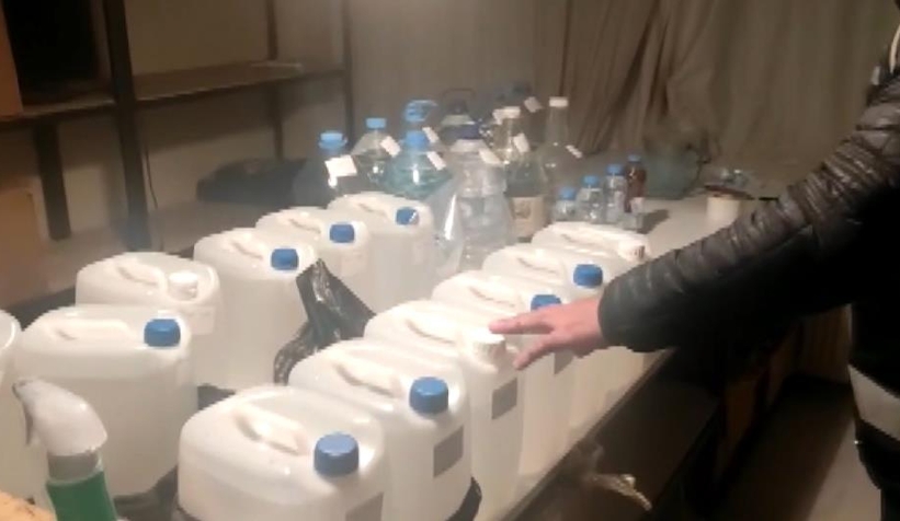 Litrelerce kaçak alkol ele geçirildi