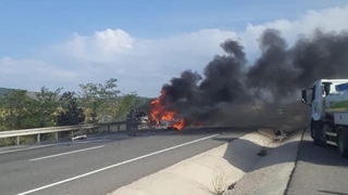 LPG yüklü tanker alev alev yandı