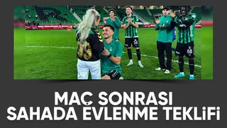 Maç sonu sahada evlilik teklifi