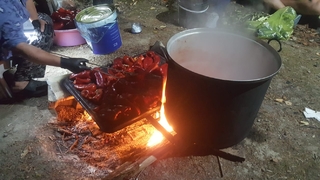 Mahallelerde tatlı telaş, salça yapımı başladı