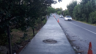 Mahmudiye’de beton yaya yolu tamamlandı