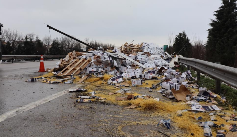Makarnalar TEM'e saçıldı