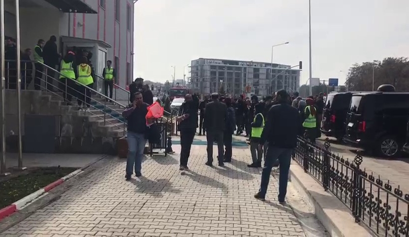 Malatya'da şiddetli deprem: Binalar çöktü