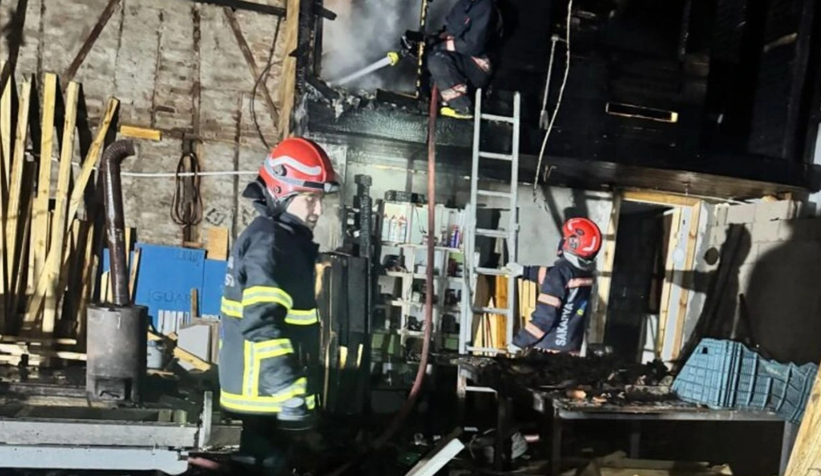 Marangoz atölyesinde yangın çıktı