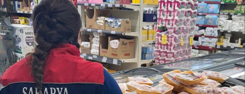 Markette skandal; Tarihi geçmiş ürünler ele geçirildi