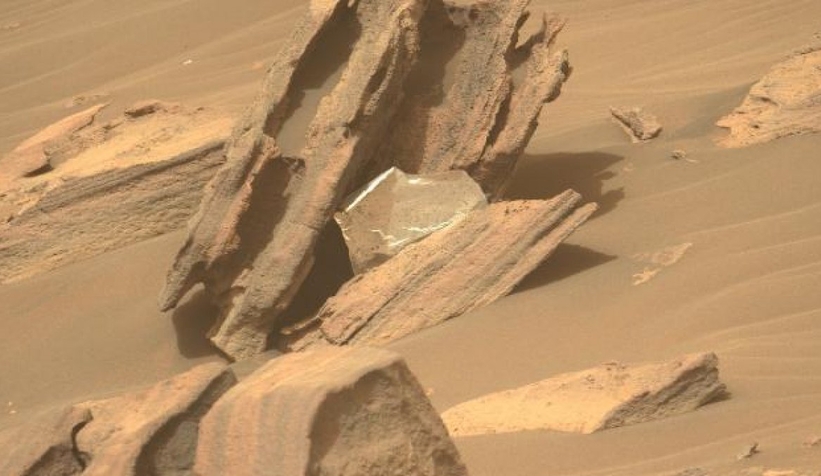 Mars'ta insan çöpü bulundu!