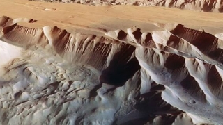 Mars’ta bulunan dev kanyon fotoğrafları şaşkınlık yarattı