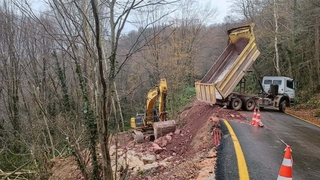 Maşukiye'de heyelan