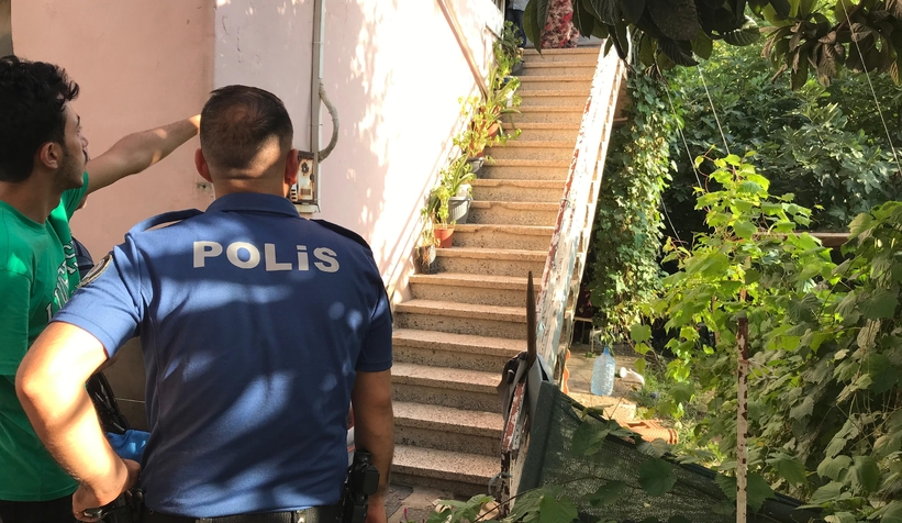 Merdivenlerden düşen çocuk ölümden döndü