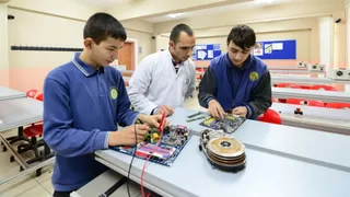 Mesleki ve teknik liseler yüz yüze eğitime başlıyor