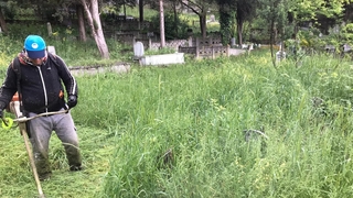 Mezarlıklar bayrama hazırlanıyor