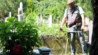 Mezarlıklar Kurban Bayramı’na hazır