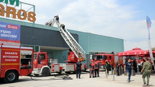  Migros'un çatısında korkutan yangın