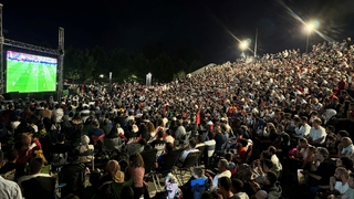 Millet Bahçesi'nde dev ekranda Milli maç heyecanı